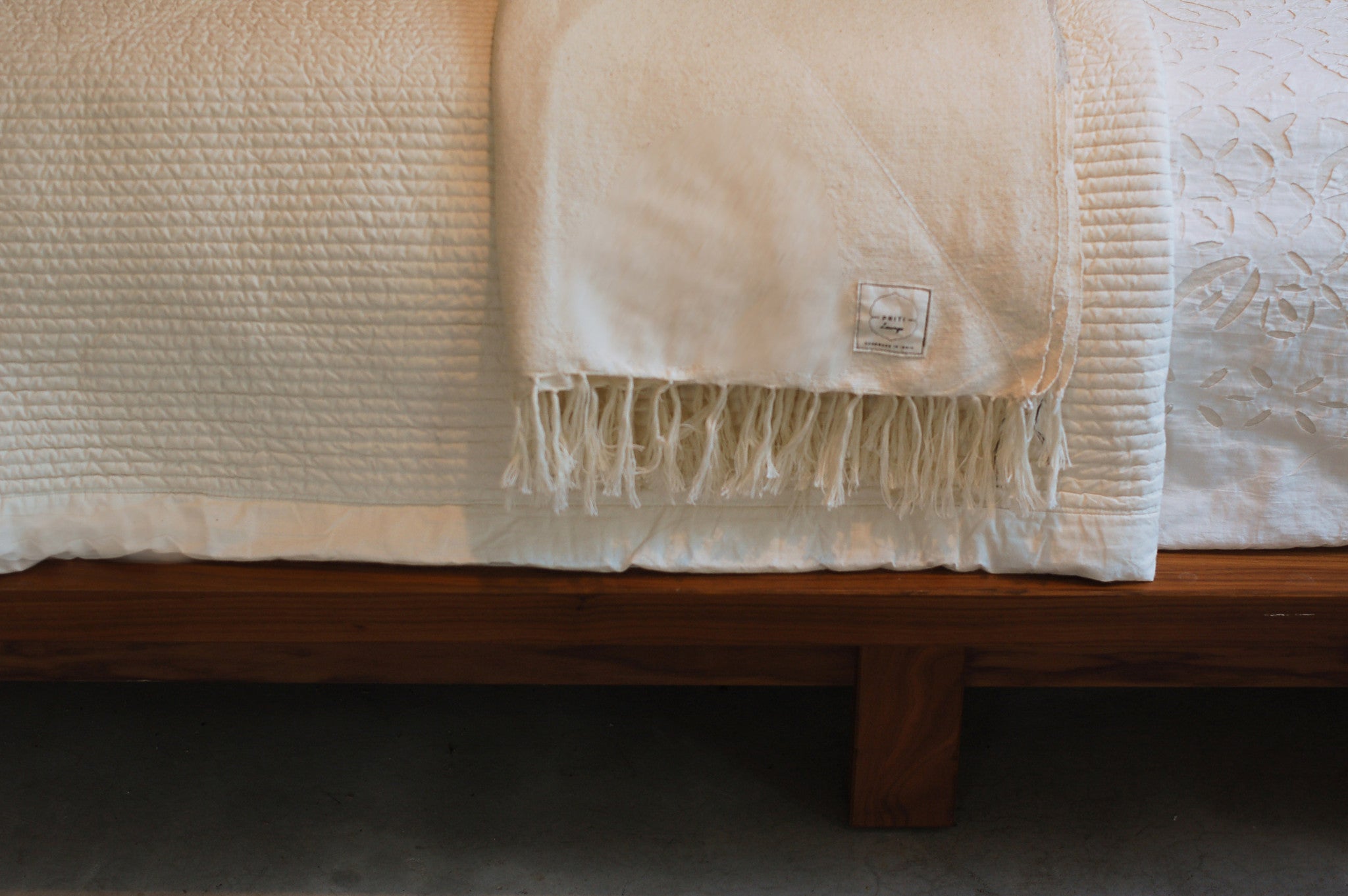 Handloomed, 100% cotton Level 4 sanctuary blanket. color : natural with light gray accent