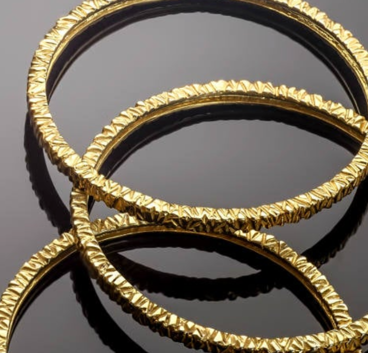 Neshi gold bracelet